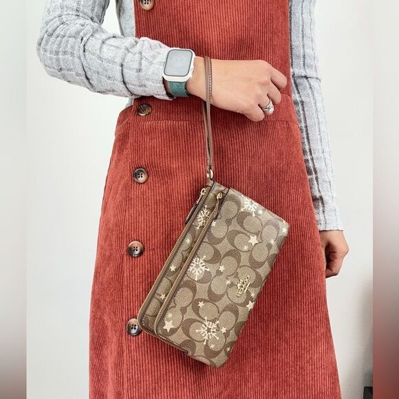 NWT Coach Double Zip Wallet In Signature Canvas With Star And Snowflake Print - Picture 10 of 11